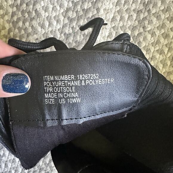 Torrid Womens Black Chunky Zip Ankle Lug Heel Leather Combat Bootie 10ww Wide - Picture 8 of 10